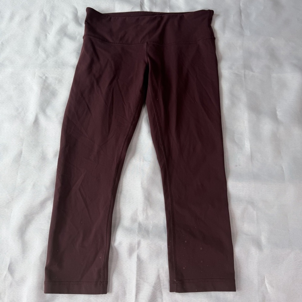 Lululemon Women Size 8 Burgundy Crop Capri Leggings Yoga‎ Pilates Athletic Pants